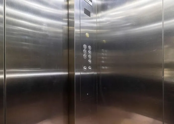 104 Location 2bdrm 2bath Ac Fits 8 Rooftop *