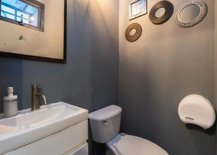 Holiday home 104 Location 2bdrm 2bath Ac Fits 8 Rooftop
